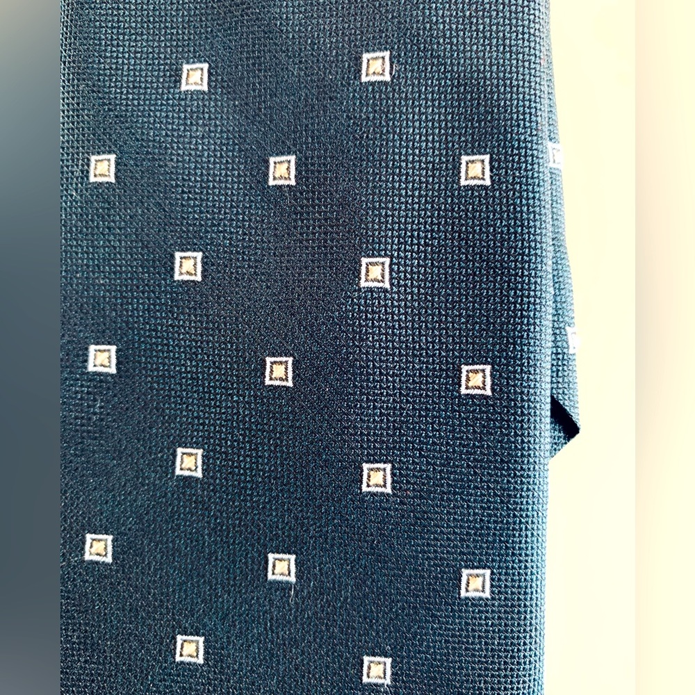 Hugo Boss Necktie - Picture 3 of 8